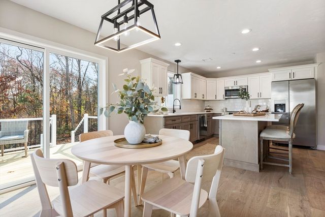 40 Filipe Way B, Taunton, MA 02780