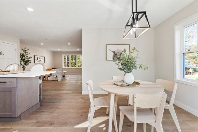 40 Filipe Way B, Taunton, MA 02780