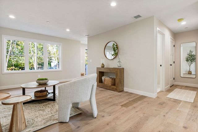 40 Filipe Way B, Taunton, MA 02780