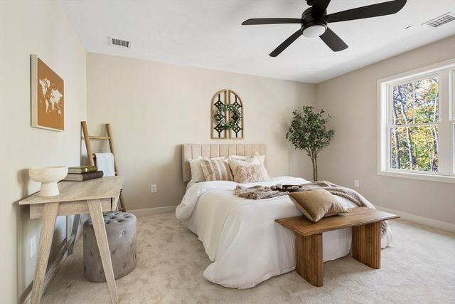 40 Filipe Way B, Taunton, MA 02780