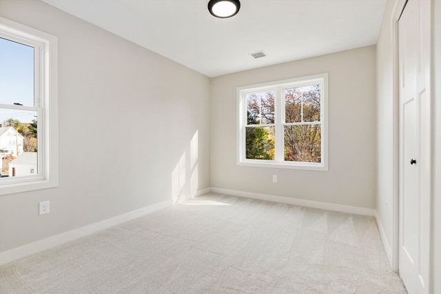 40 Filipe Way B, Taunton, MA 02780