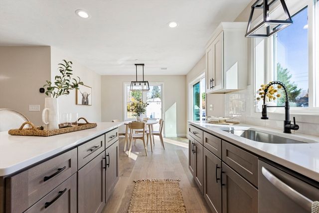 40 Filipe Way B, Taunton, MA 02780