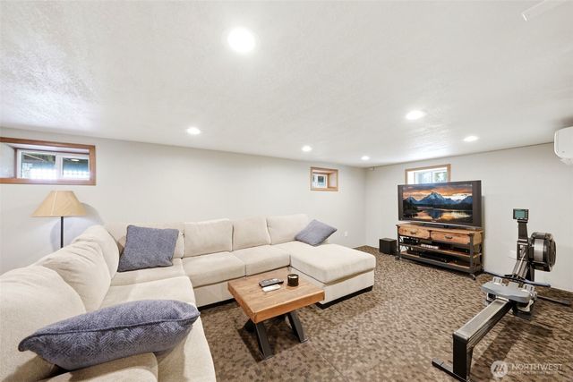 7033 153rd Avenue SE, Snohomish, WA 98290