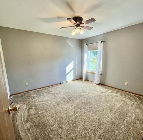 411 Prairie Hill WAY, Waterford, WI 53185