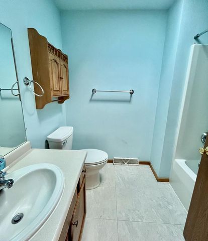 411 Prairie Hill WAY, Waterford, WI 53185