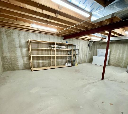 411 Prairie Hill WAY, Waterford, WI 53185