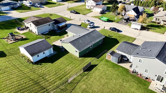 411 Prairie Hill WAY, Waterford, WI 53185