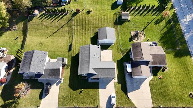 411 Prairie Hill WAY, Waterford, WI 53185