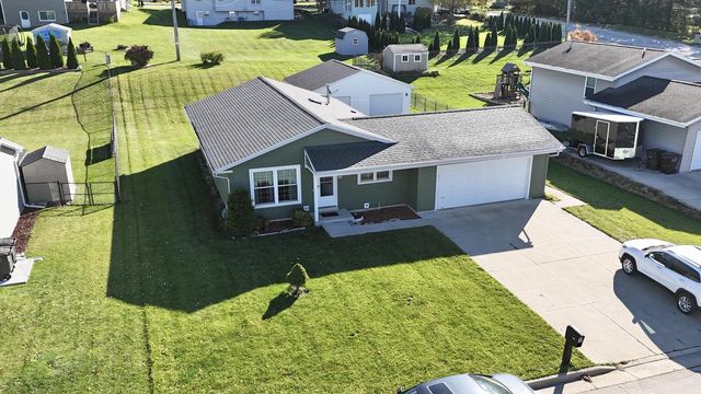 411 Prairie Hill WAY, Waterford, WI 53185