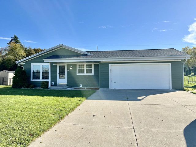 411 Prairie Hill WAY, Waterford, WI 53185