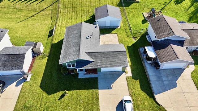 411 Prairie Hill WAY, Waterford, WI 53185