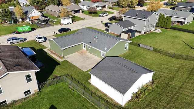 411 Prairie Hill WAY, Waterford, WI 53185