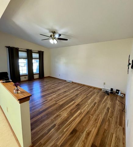 411 Prairie Hill WAY, Waterford, WI 53185