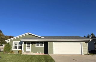 411 Prairie Hill WAY, Waterford, WI 53185