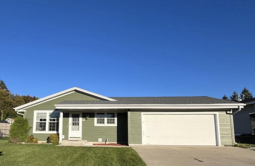 411 Prairie Hill WAY, Waterford, WI 53185