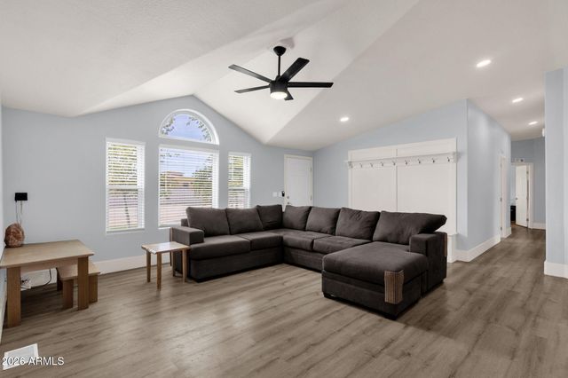 851 W QUAIL Circle, San Tan Valley, AZ 85143