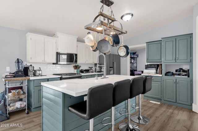 851 W QUAIL Circle, San Tan Valley, AZ 85143