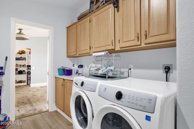 851 W QUAIL Circle, San Tan Valley, AZ 85143