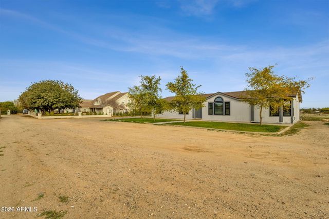 851 W QUAIL Circle, San Tan Valley, AZ 85143