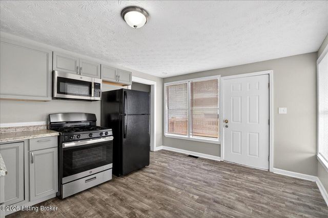 4313 Dover Rd, Louisville, KY 40216