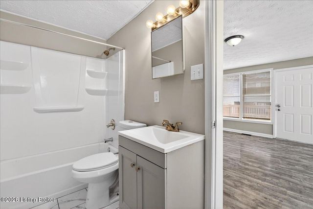 4313 Dover Rd, Louisville, KY 40216