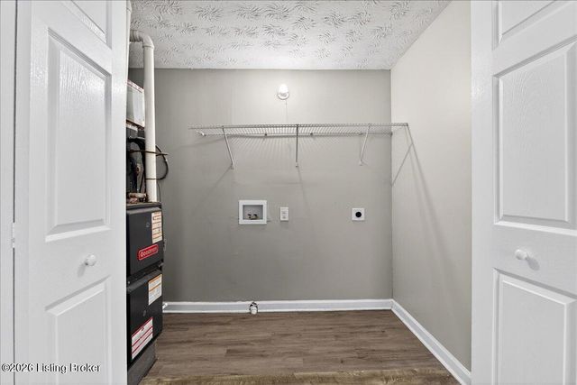 4313 Dover Rd, Louisville, KY 40216