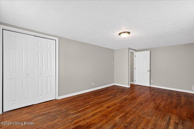 4313 Dover Rd, Louisville, KY 40216