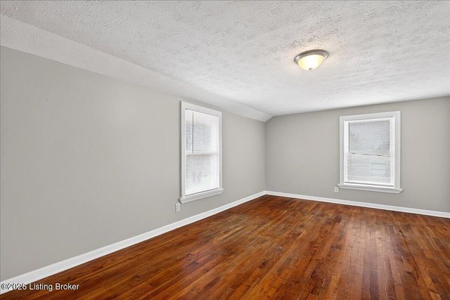 4313 Dover Rd, Louisville, KY 40216