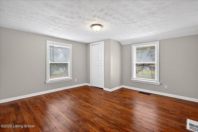 4313 Dover Rd, Louisville, KY 40216