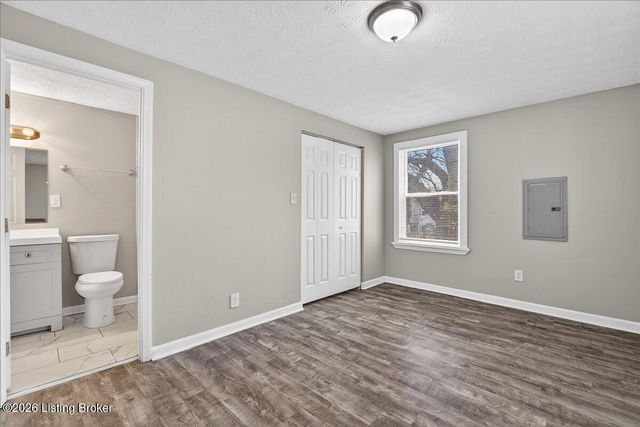 4313 Dover Rd, Louisville, KY 40216