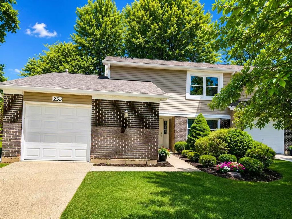 235 Hedgerow Drive, Bloomingdale, IL 60108