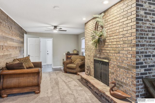 18 Scarlet Oaks Road, Council Bluffs, IA 51503