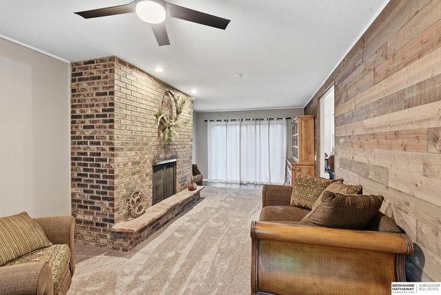 18 Scarlet Oaks Road, Council Bluffs, IA 51503