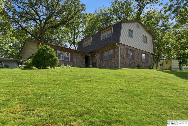 18 Scarlet Oaks Road, Council Bluffs, IA 51503