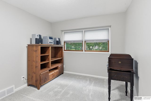18 Scarlet Oaks Road, Council Bluffs, IA 51503