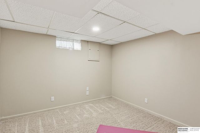 18 Scarlet Oaks Road, Council Bluffs, IA 51503