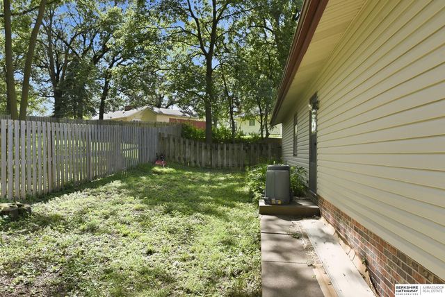 18 Scarlet Oaks Road, Council Bluffs, IA 51503