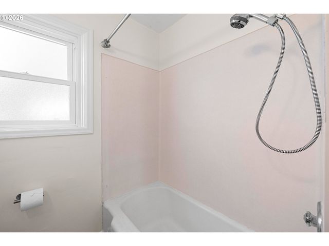 1326 Se 49TH Ave, Portland, OR 97215