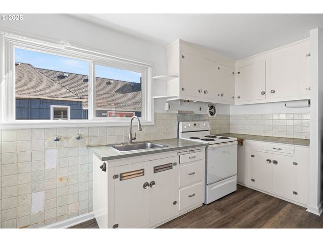 1326 Se 49TH Ave, Portland, OR 97215