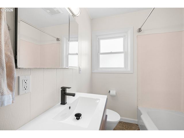 1326 Se 49TH Ave, Portland, OR 97215