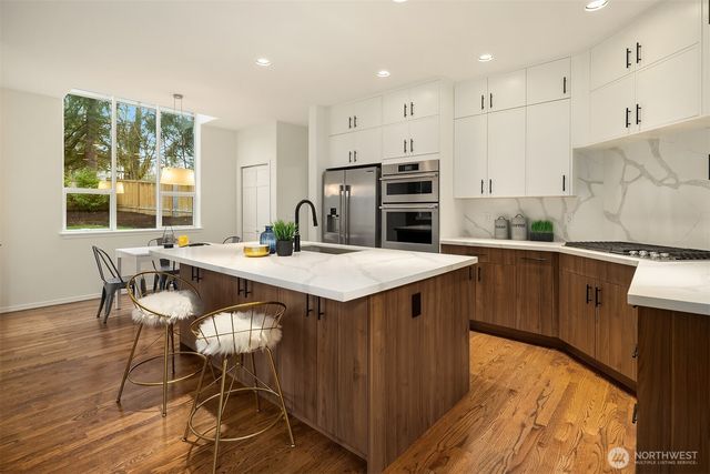 23139 SE 27th Way, Sammamish, WA 98075