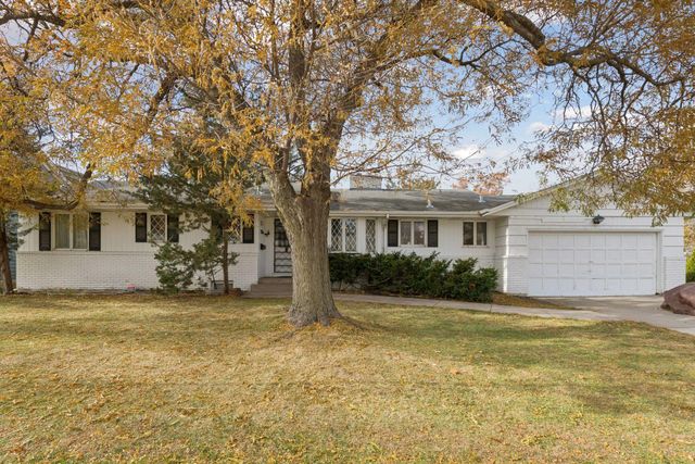 5536 Saint Johns Avenue, Edina, MN 55424