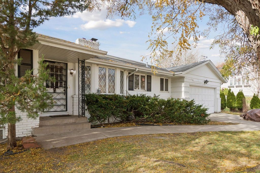 5536 Saint Johns Avenue, Edina, MN 55424 — photo 2