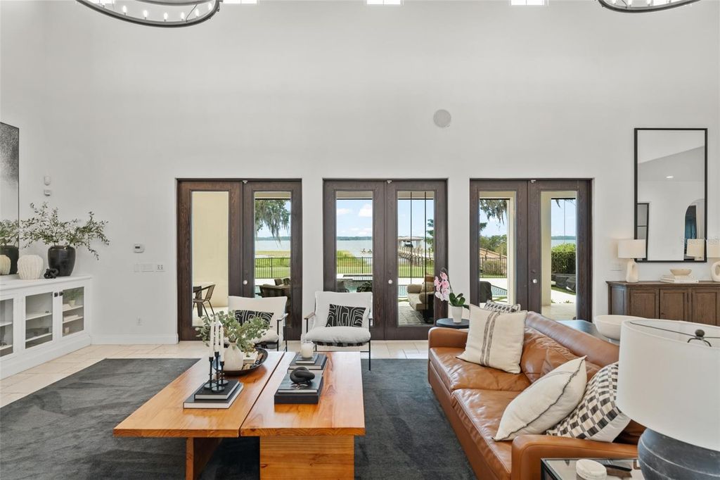 Image 11 of property listing at 10339 HART BRANCH CIRCLE, Orlando, FL 32832