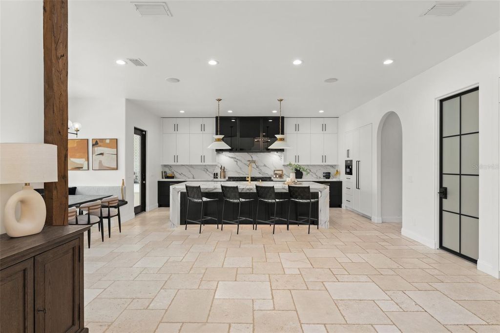 Image 16 of property listing at 10339 HART BRANCH CIRCLE, Orlando, FL 32832