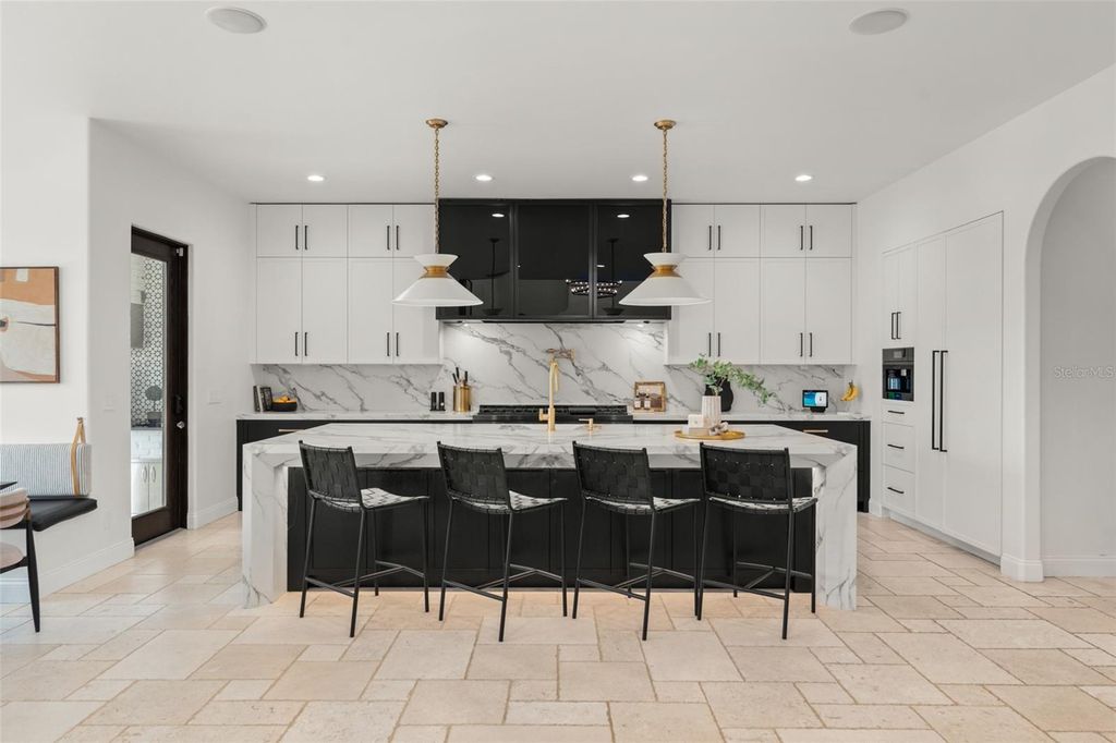 Image 17 of property listing at 10339 HART BRANCH CIRCLE, Orlando, FL 32832