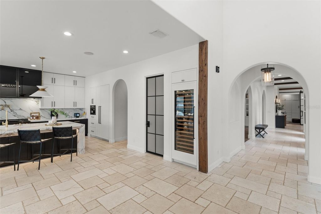 Image 18 of property listing at 10339 HART BRANCH CIRCLE, Orlando, FL 32832