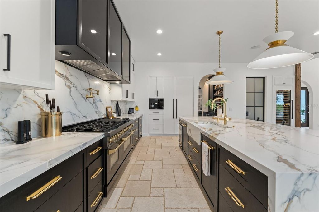 Image 21 of property listing at 10339 HART BRANCH CIRCLE, Orlando, FL 32832