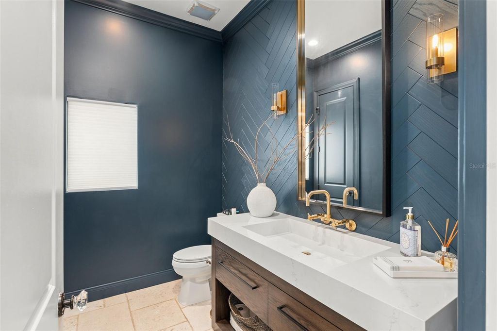 Image 29 of property listing at 10339 HART BRANCH CIRCLE, Orlando, FL 32832