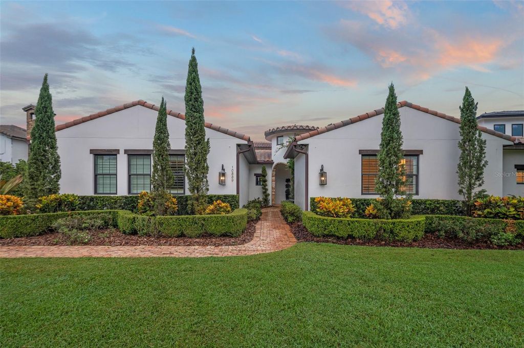 Image 4 of property listing at 10339 HART BRANCH CIRCLE, Orlando, FL 32832